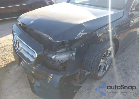 2019 Mercedes-Benz E 300 4Matic z USA, uszkodzony, nr VIN WDDZF4KB4KA624060